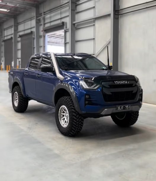 Isuzu D-Max warehouse